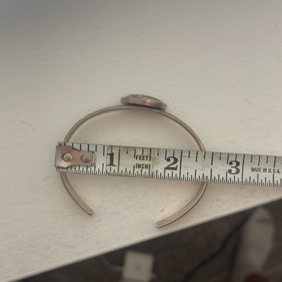 V Custom jewelry bracelet - Picture 7 of 8